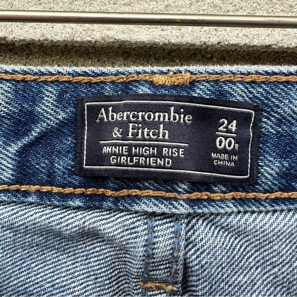 Abercrombie & Fitch A&F Annie High Rise Girlfriend Jeans Distressed - Picture 7 of 12